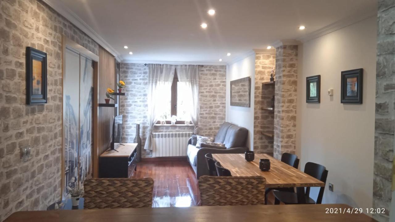 Apartamento Con Terraza Al Puente Romano Onís Eksteriør billede