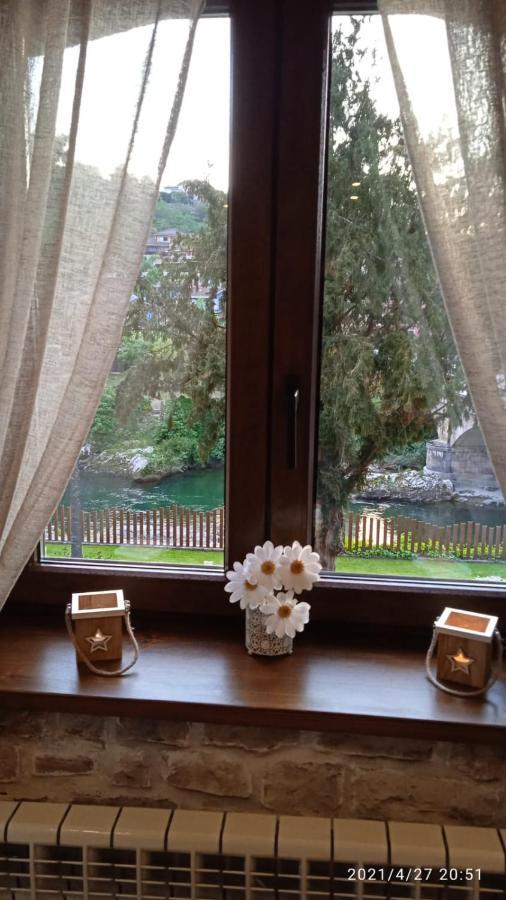 Apartamento Con Terraza Al Puente Romano Onís Eksteriør billede