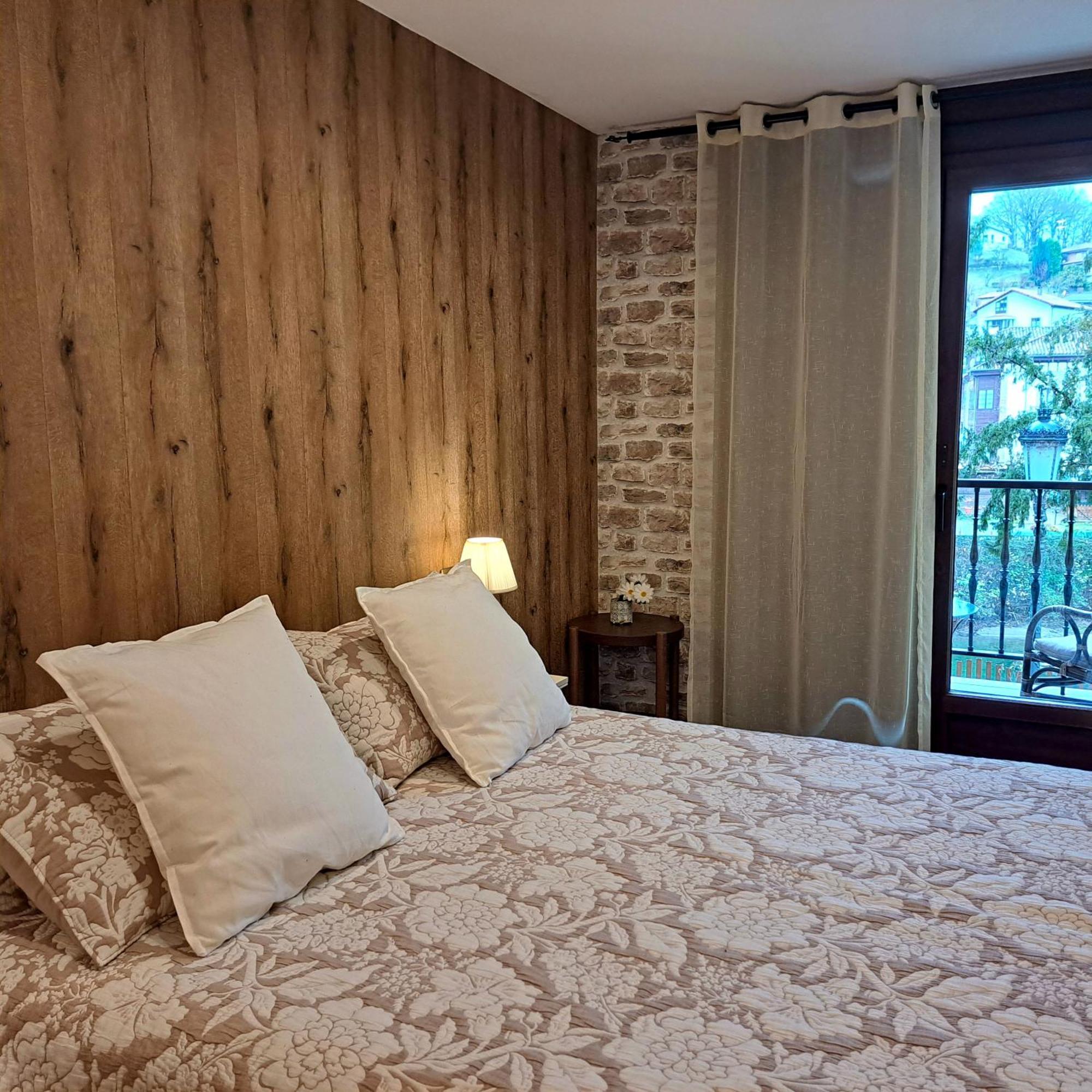 Apartamento Con Terraza Al Puente Romano Onís Eksteriør billede